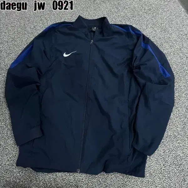 XL NIKE ZIPUP 나이키 집업