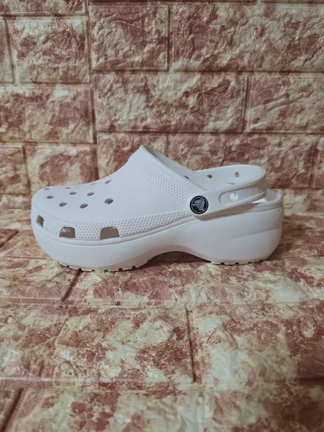 (250~255) CROCS 크록스 클래식 플랫폼 클로그 우먼