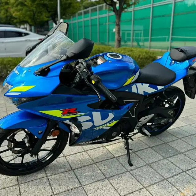 스즈키 gsx-r125 21년형 신차급 판매합니다