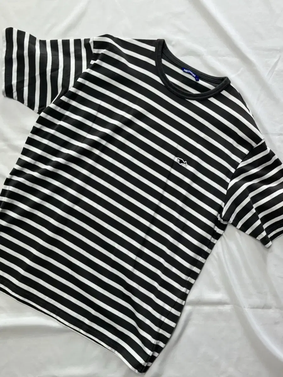 4) Navy Stripe Charcoal Vahn