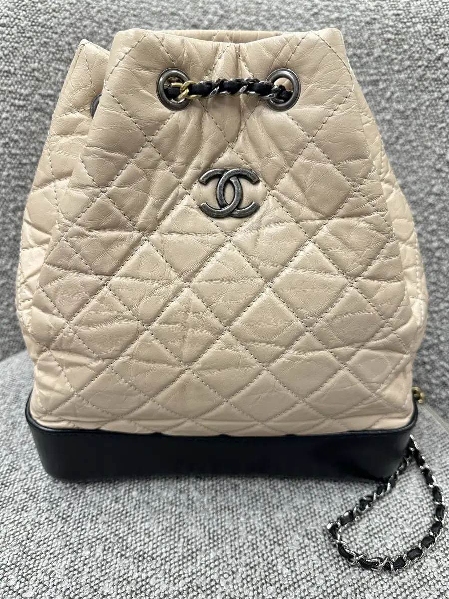 샤넬 Chanel 가브리엘 백팩 미디움 25번대