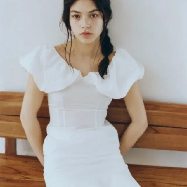 [Lea] 르에 / CLOUD PUFF TOP (WHITE)