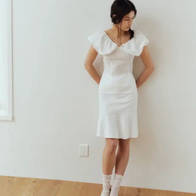 [Lea] 르에 / CLOUD PUFF TOP (WHITE)