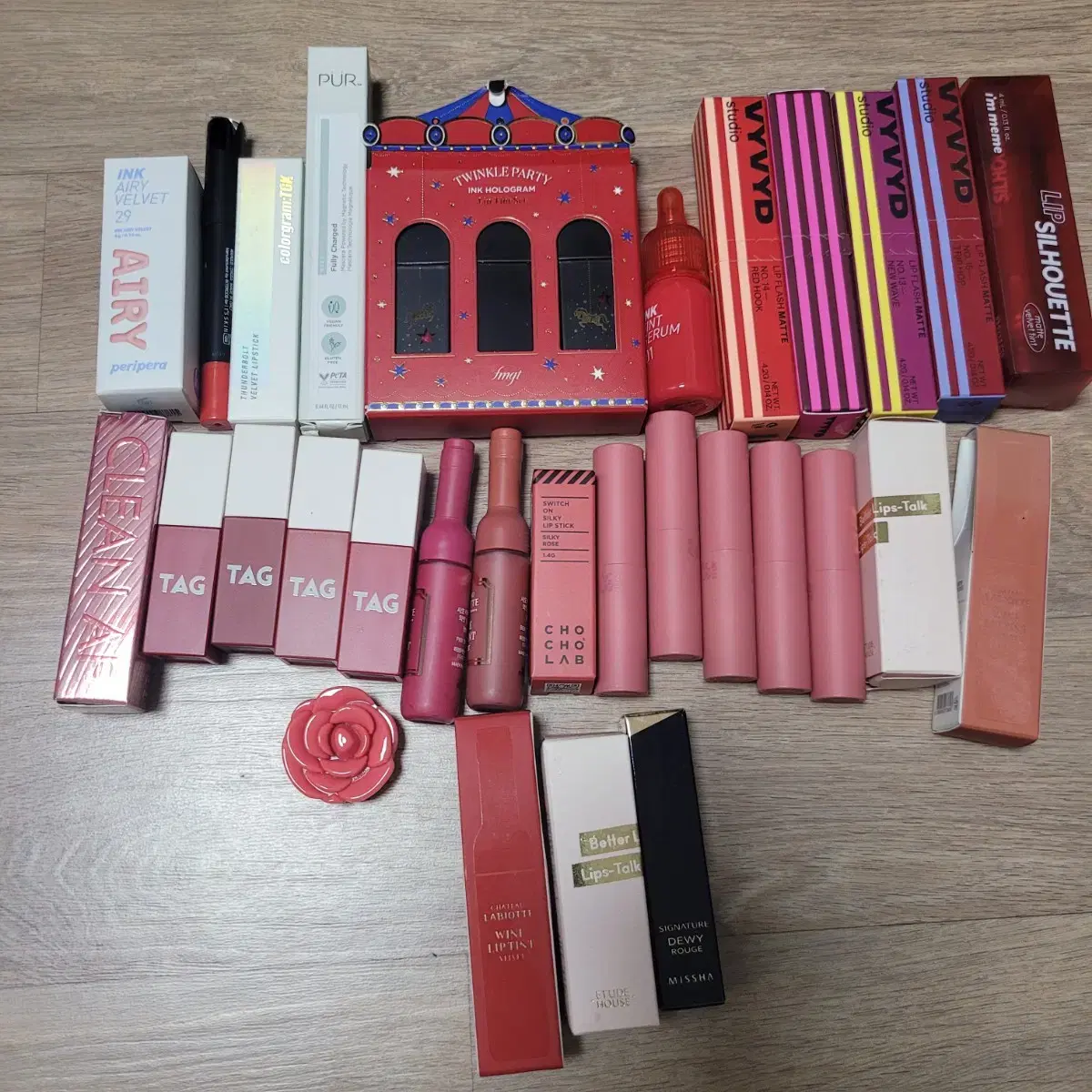 (4.5>4.0 until January 5 only) Lip Products Lipstick Tint Shaker Set of about 30