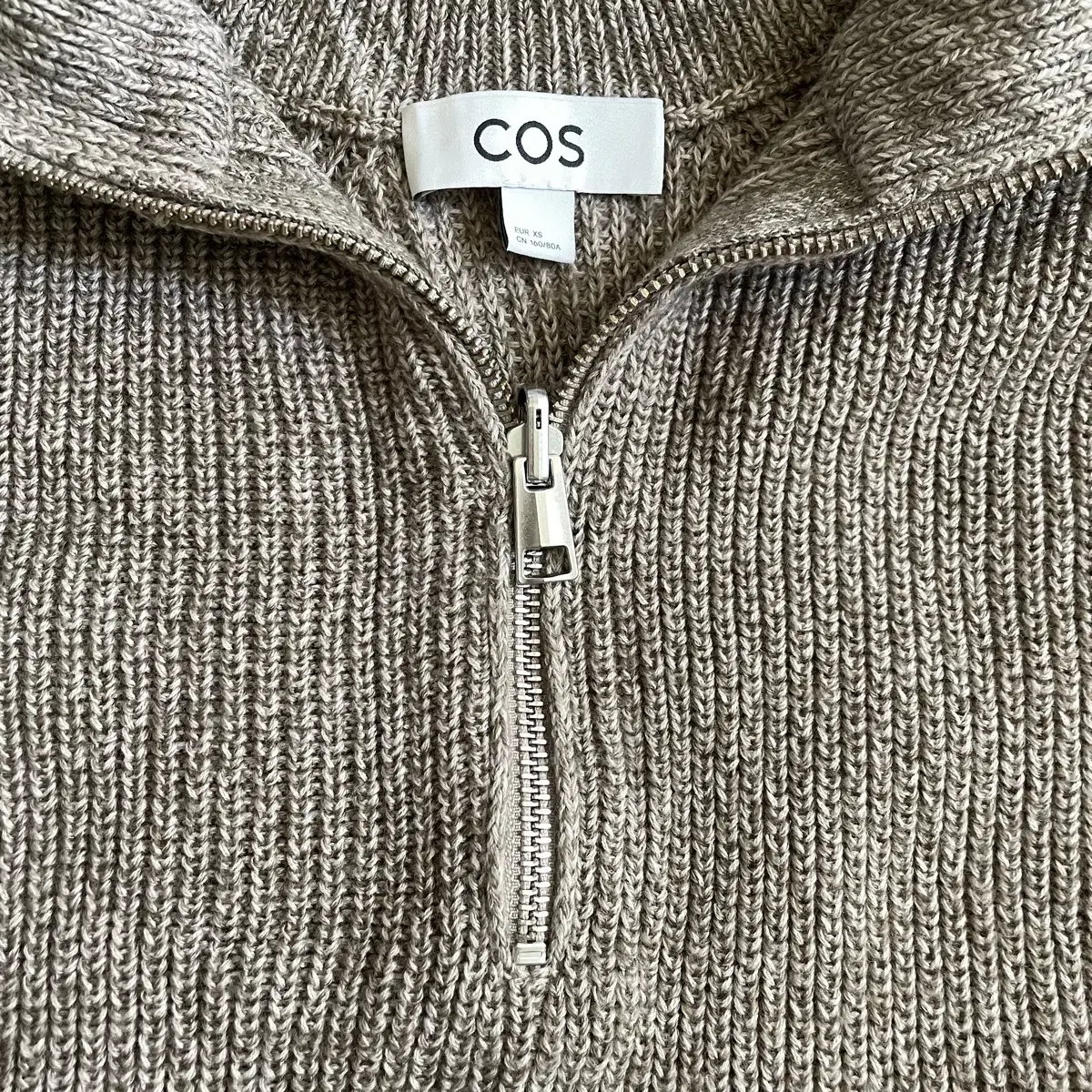 코스 집니트 베이지 XS cos zip knit jumper beige