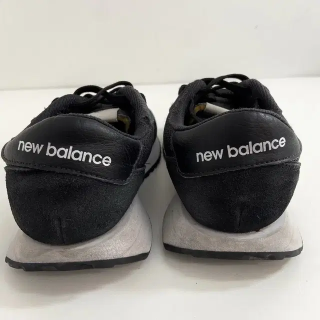 뉴발란스 327 블랙 235mm New Balance 327