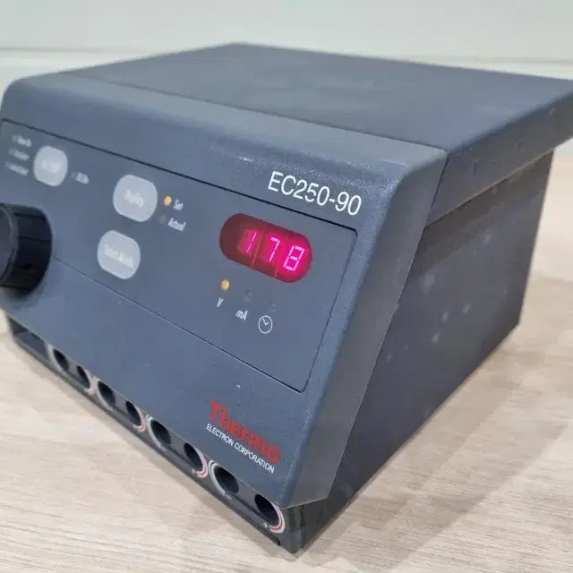 Thermo EC250-90 전기영동 파워서플라이