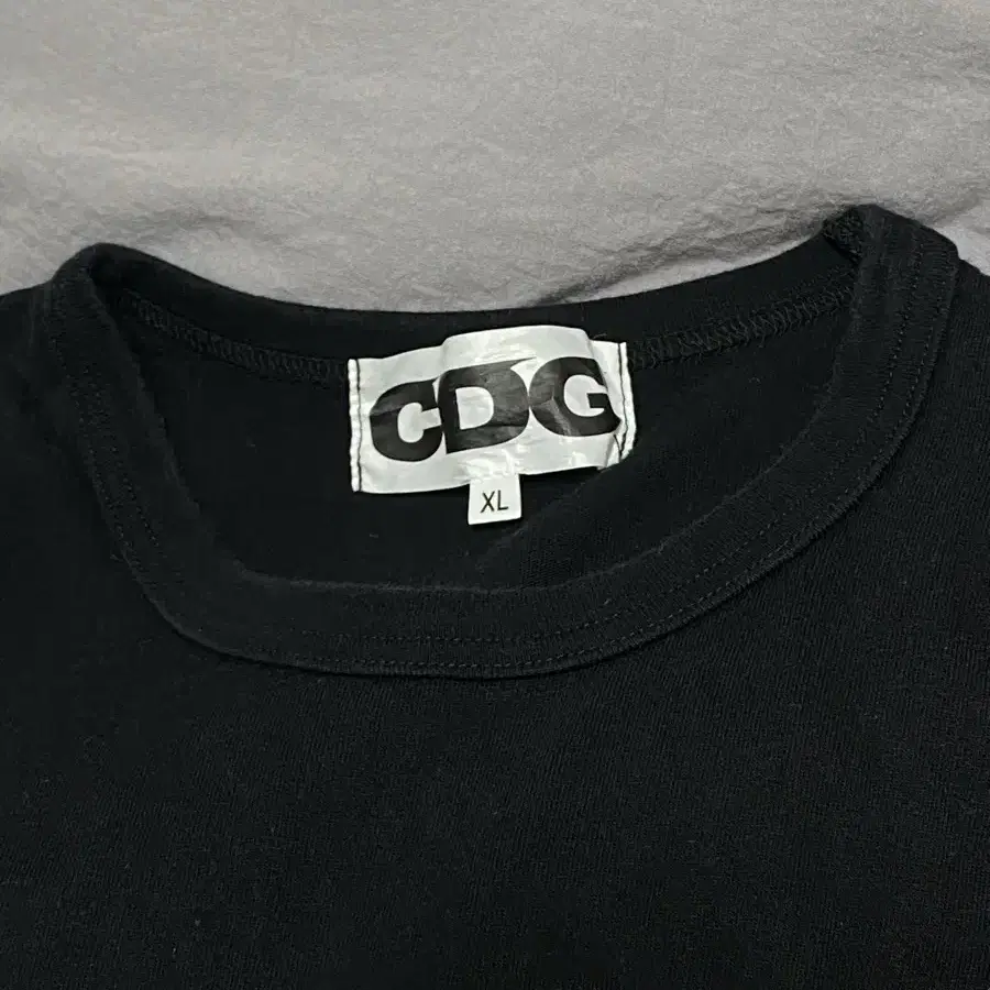 CDG 꼼데가르송 반팔티 XL 중고