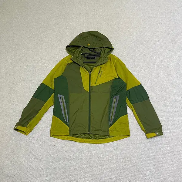 L Lapuma San Windbreaker N.674