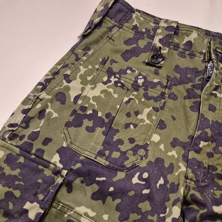 33>Denmark army bdu pants