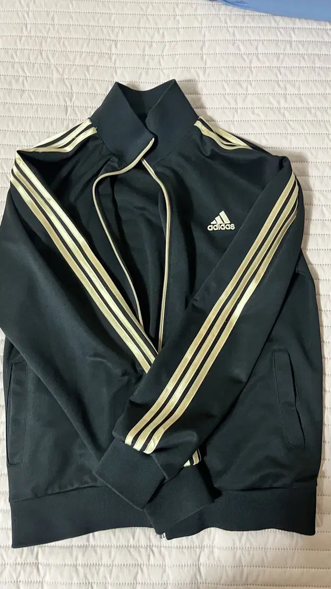 Adidas jersey bone