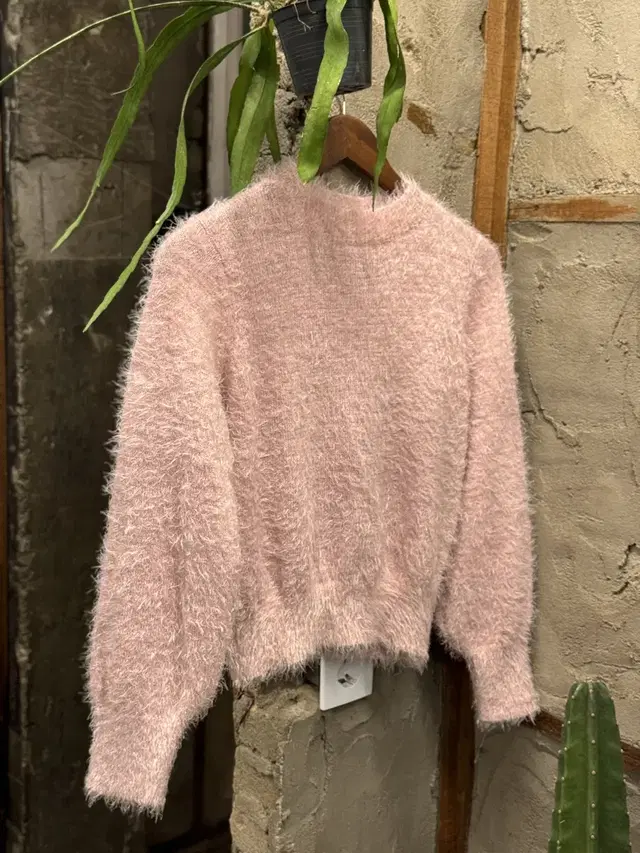 JPN pink acrylic knit