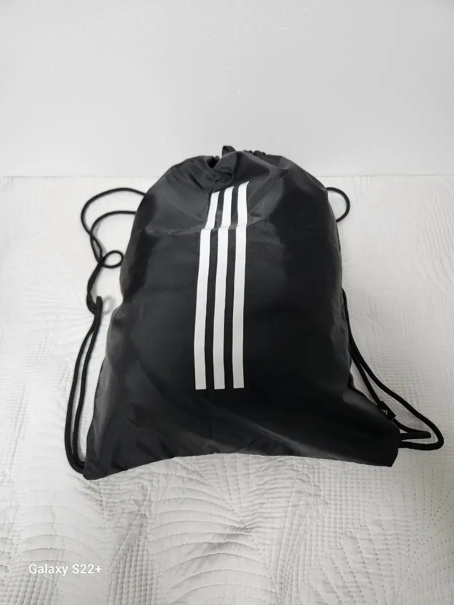 adidas.hoodie.backpack (unused)