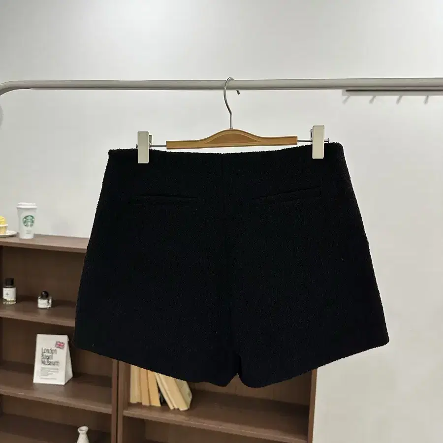 [새상품] 셀리앤리옹 Tweed short pants (블랙 M)