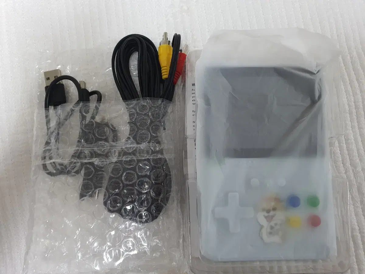 Portable retro game console