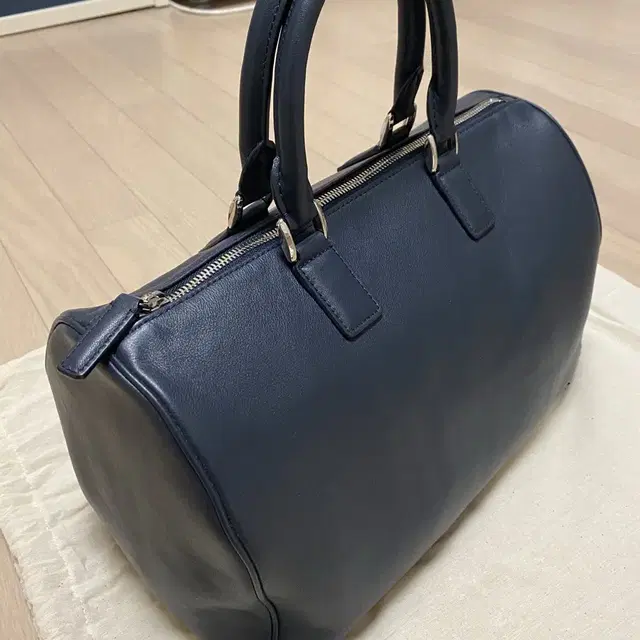 문달 Moondal Boston Bag in Navy