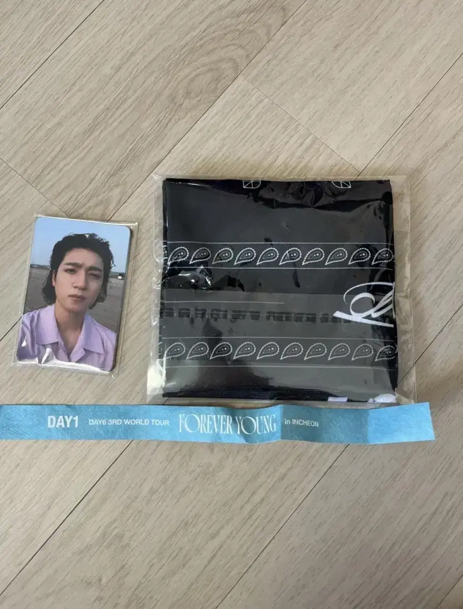 Day 6 First Con EntryPoca Bandana sealed wts day6 poca