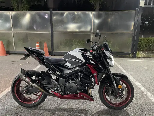 2020 스즈키 GSX-S750 27,XXXKM 요시무라슬립온 판매합니다