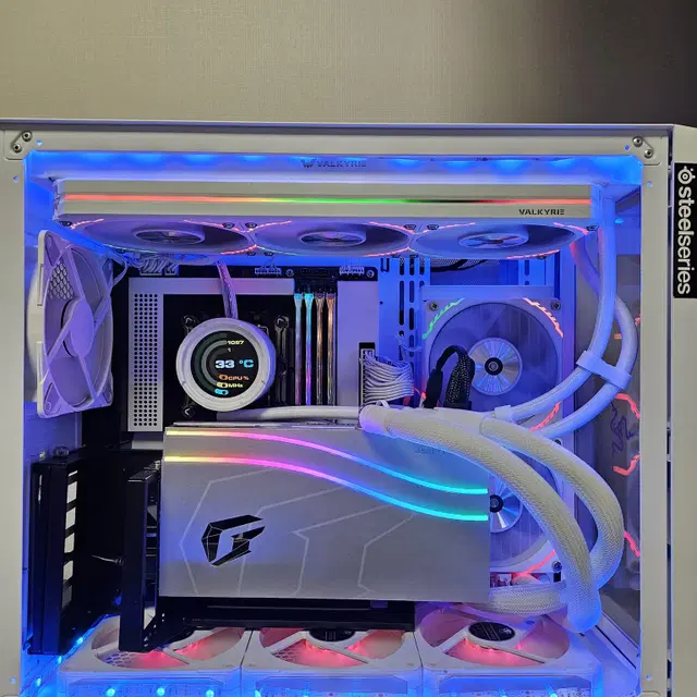 14900k / z790 / 64gb / rtx4070ti 넵튠 본체