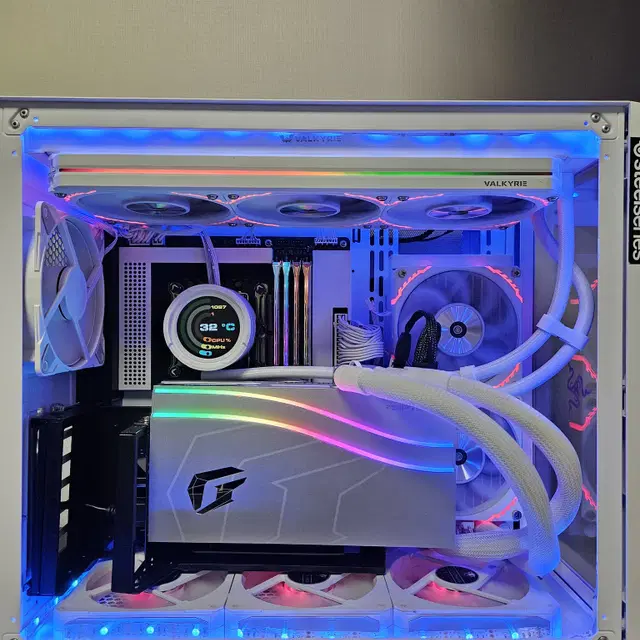 14900k / z790 / 64gb / rtx4070ti 넵튠 본체