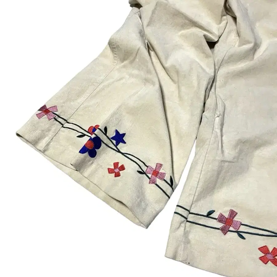 Vintage flower vine suede capri pants