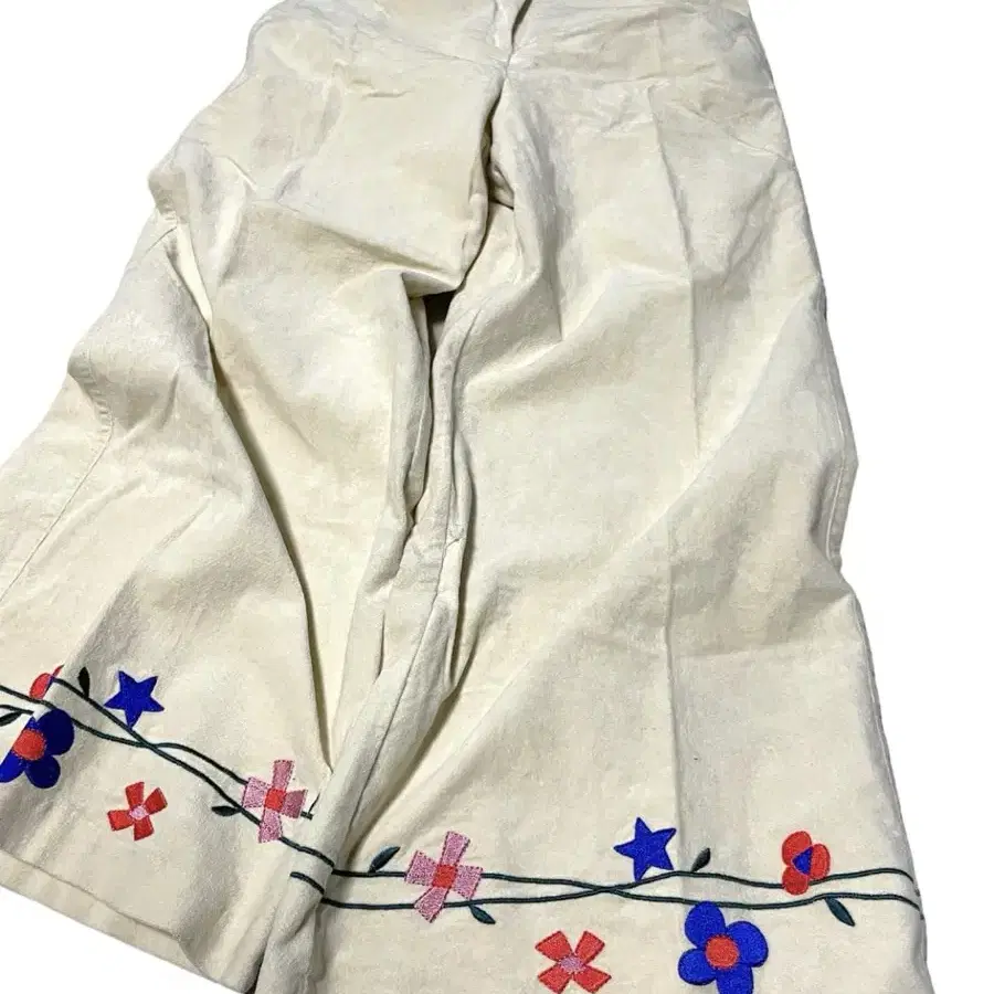 Vintage flower vine suede capri pants