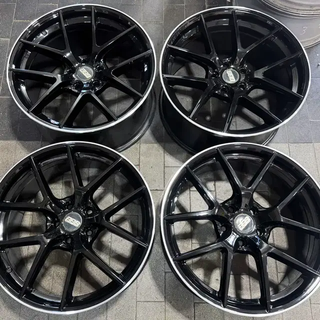 19인치 BBS CIR.st 유광블랙림폴리쉬 대만산 휠