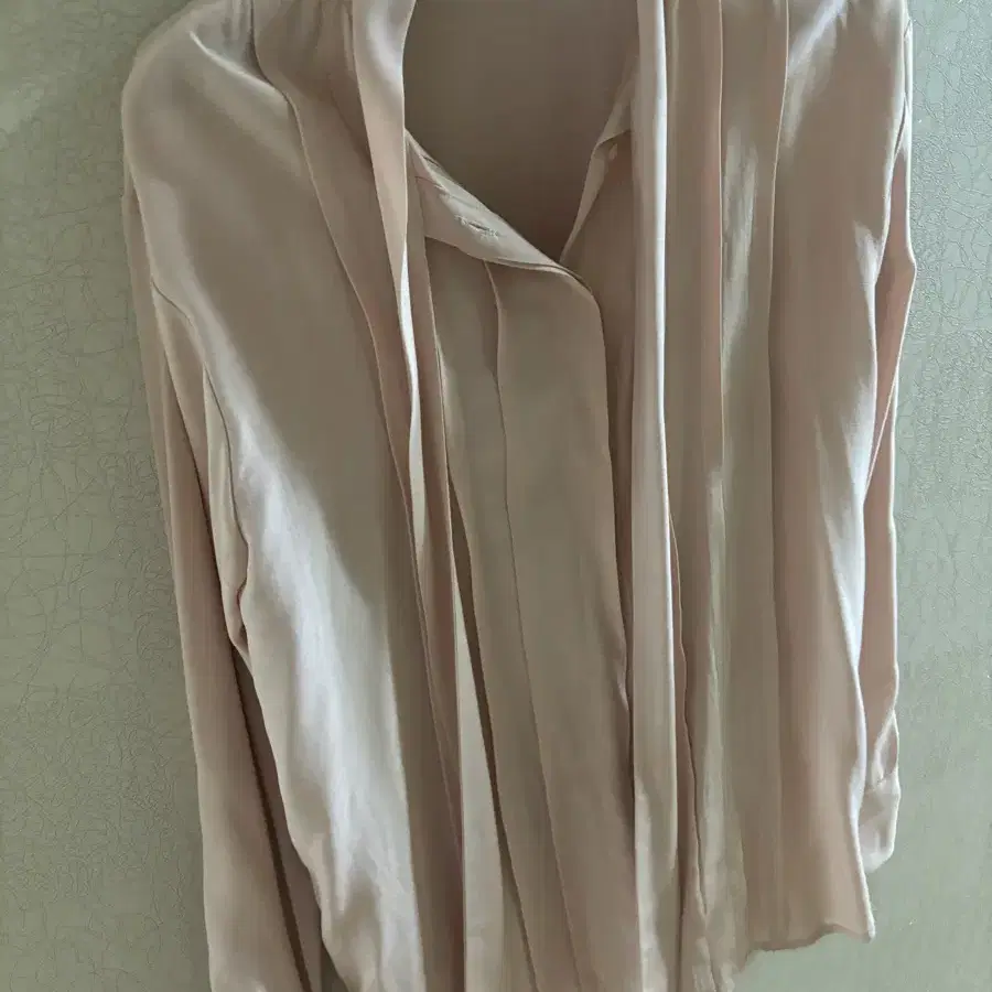 루그너 브랜드 Pin tuck tie neck blouse (Rose)