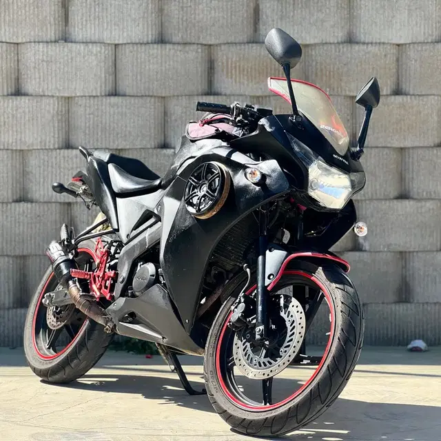 cbr125 sc머플러/ 우퍼스피커/ 12년식 5만키로 튜닝잘된차량 판매