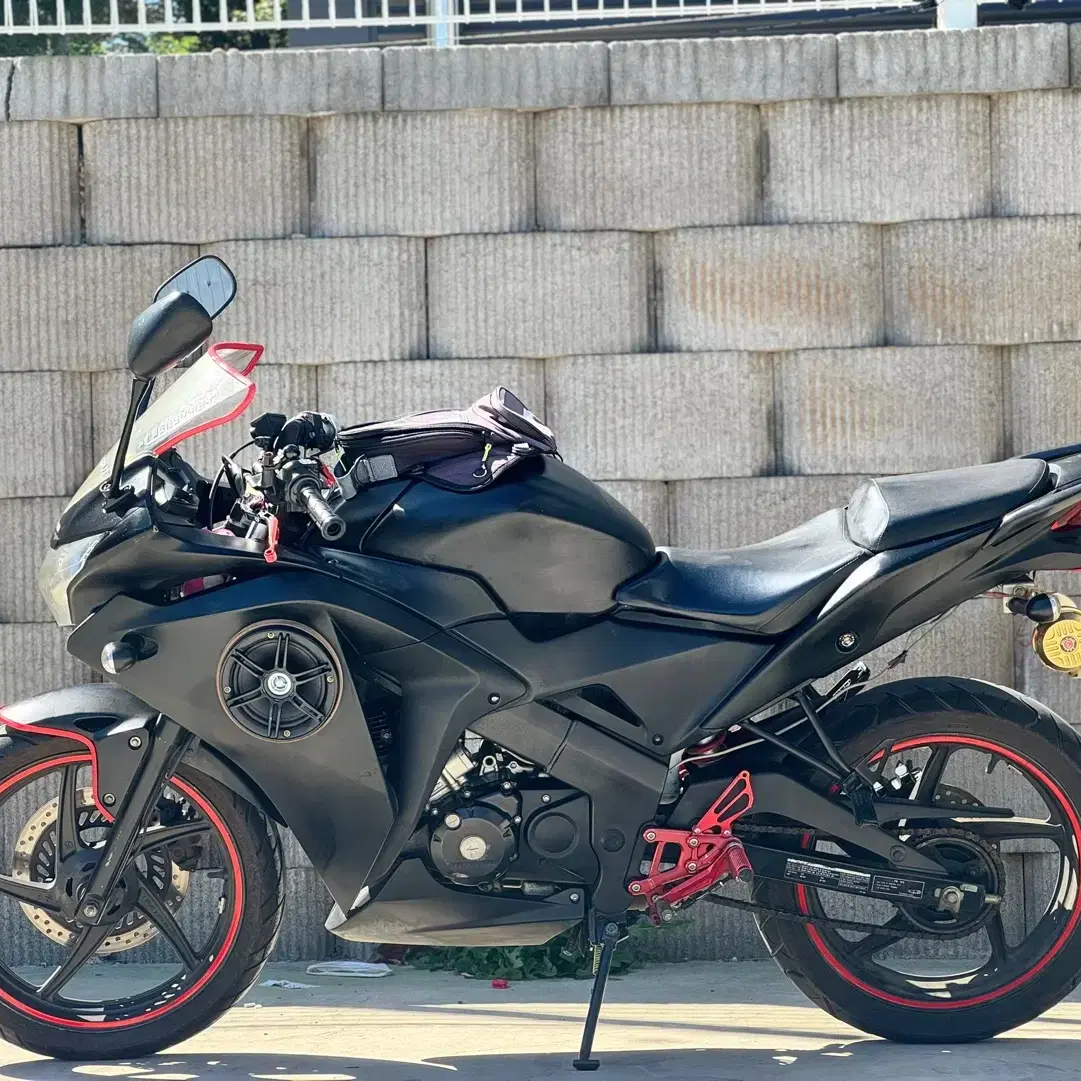 cbr125 sc머플러/ 우퍼스피커/ 12년식 5만키로 튜닝잘된차량 판매