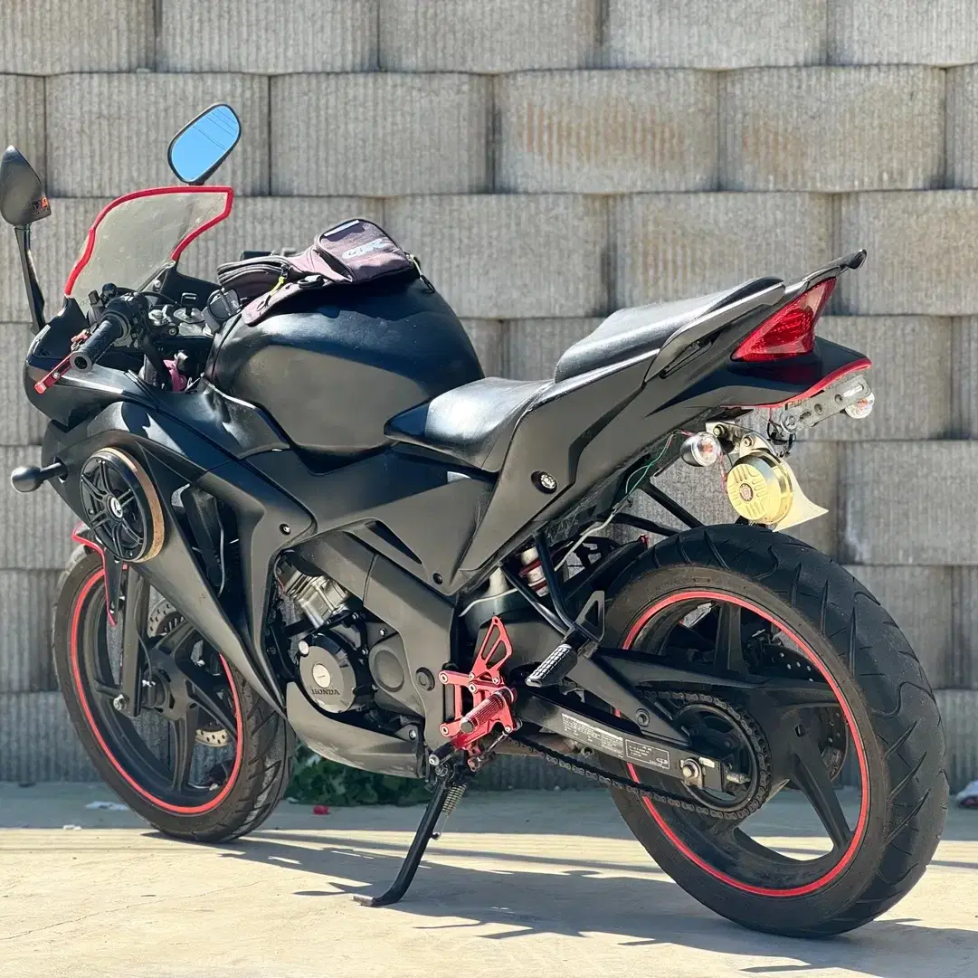 cbr125 sc머플러/ 우퍼스피커/ 12년식 5만키로 튜닝잘된차량 판매