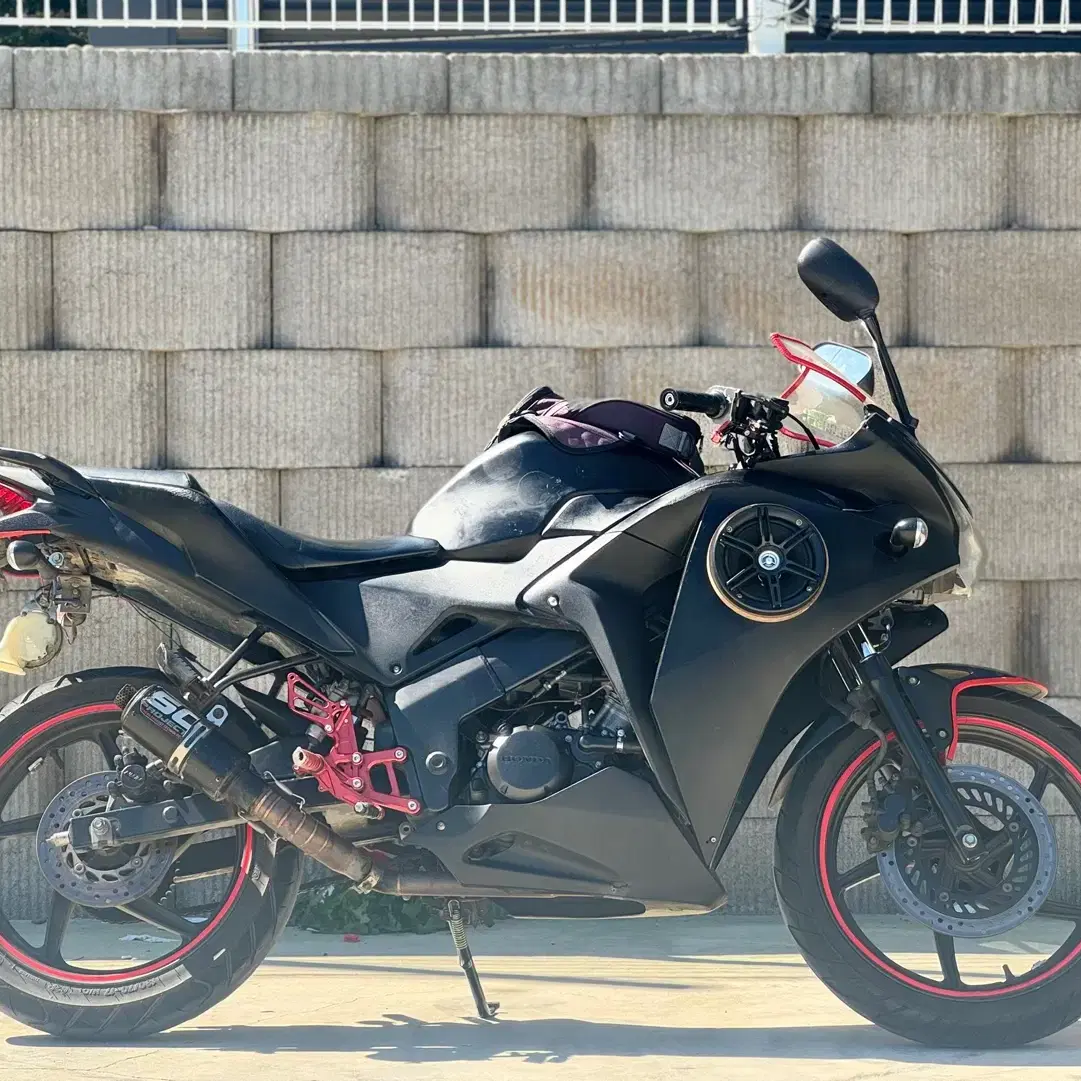 cbr125 sc머플러/ 우퍼스피커/ 12년식 5만키로 튜닝잘된차량 판매