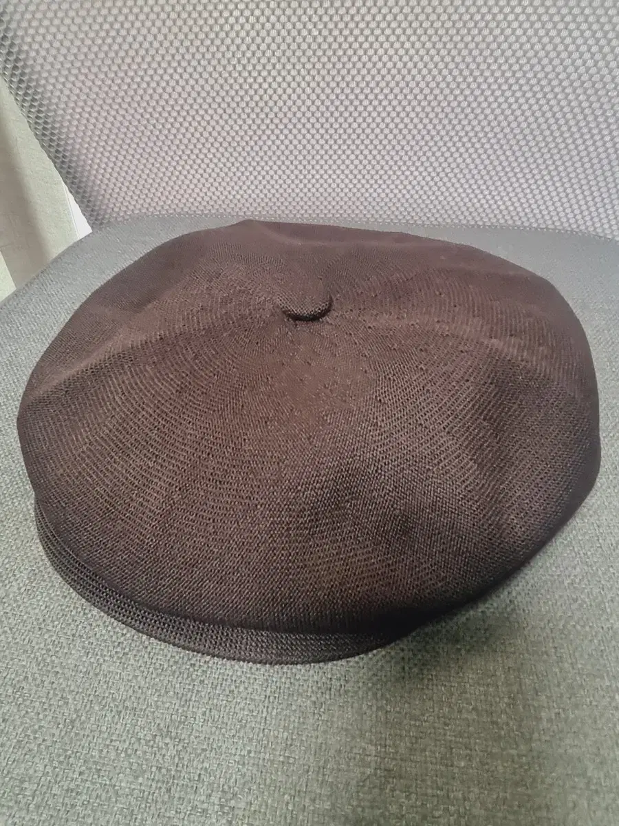 L) Kangol Spitfire Newsboy Hunting Cap Brown