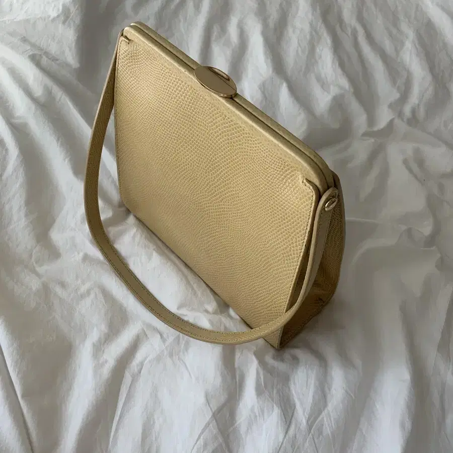 urbanic30 brass clasp bag 얼바닉30 클래스프백