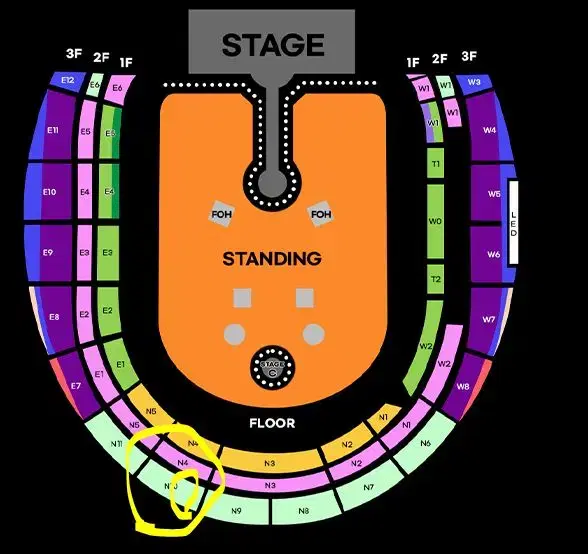 콜드플레이 토요일 3층 지정석 N-10 무대쪽 통로석 옆