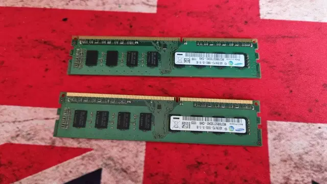 DDR3 메모리램 4G X 2장