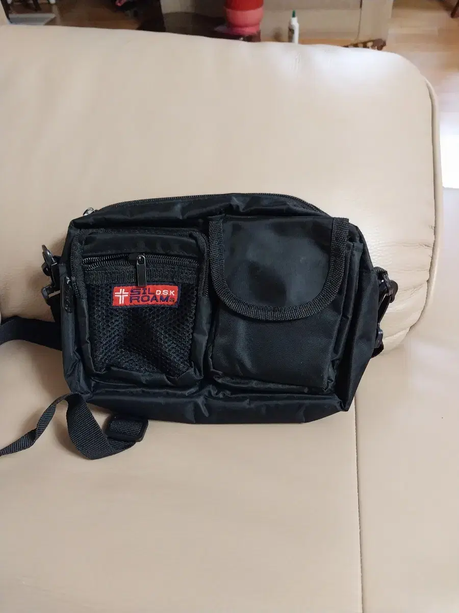 Cross-body bag. Travel/hiking pocket bag