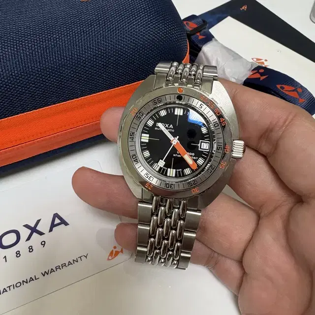 DOXA SUB300 샤크헌터(블랙)