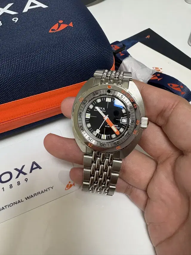 DOXA SUB300 샤크헌터(블랙)