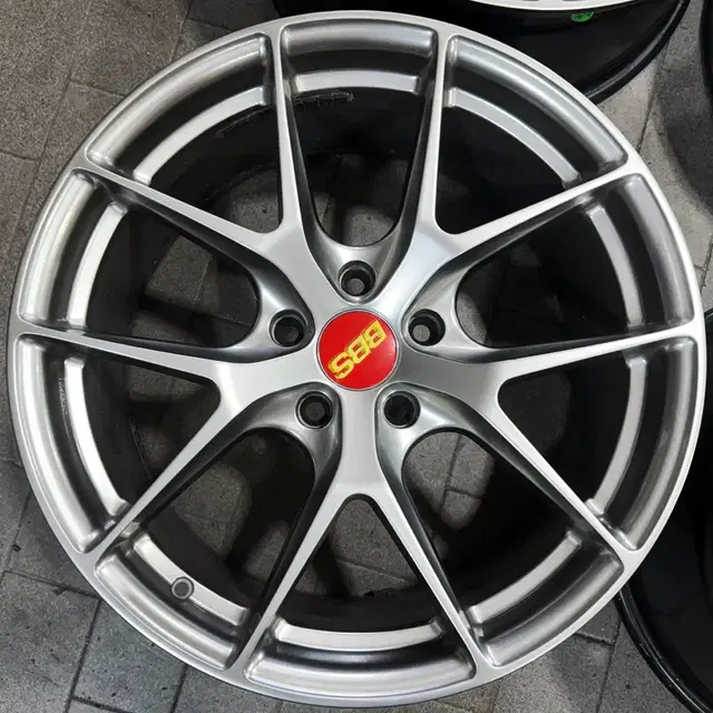 18인치 BBS CIR.st 하이퍼블랙 휠