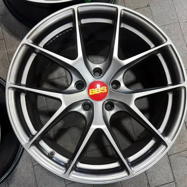 18인치 BBS CIR.st 하이퍼블랙 휠