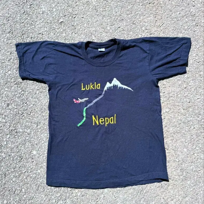 Old Nepal tee