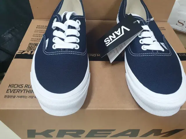 (새상품) Vans 반스 볼트 OG 어센틱 LX 네이비 색상 265mm