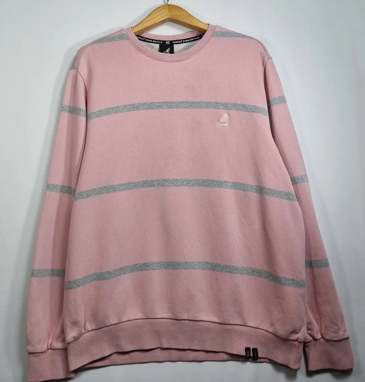 L (100) Kangol pink top