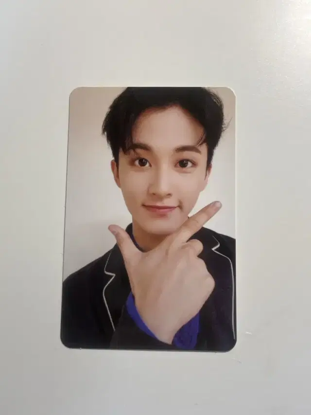 엔시티 마크 위고업 포카 팔아요