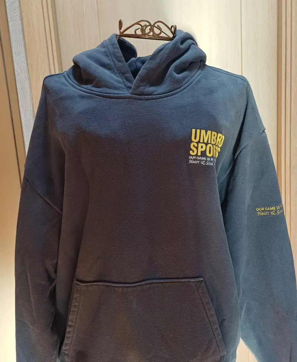 엄브로 umbro 기모 후드티