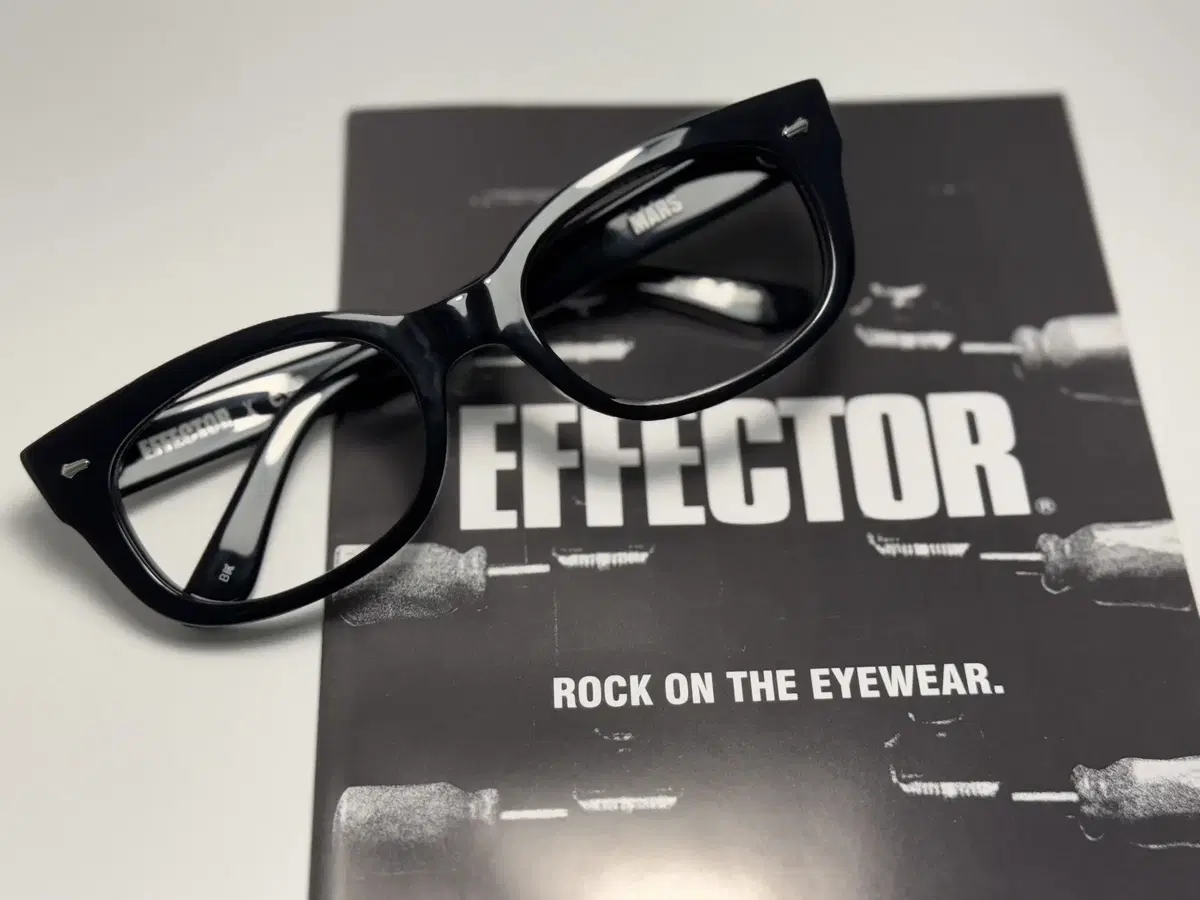 EFFECTOR 이펙터 아이캐쳐 마스 일본 볼드 뿔테 안경 0122