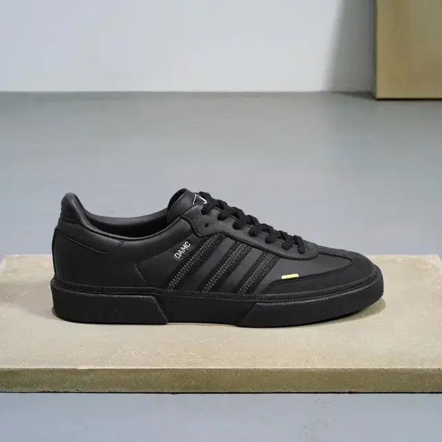 OAMC x 아디다스 TYPE O-8 삼바 블랙 ADIDAS