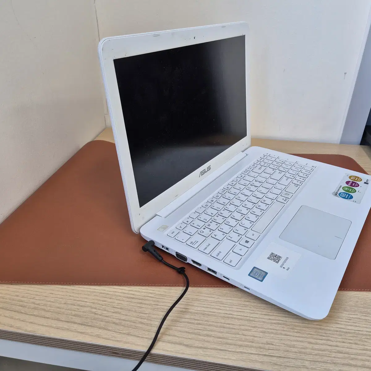 M. ASUS A556UA 노트북 판매합니다.