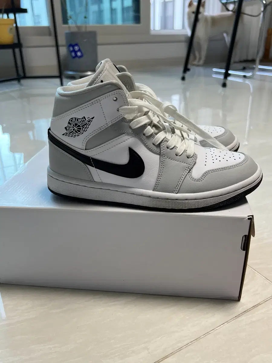 조던 미드 그레이 235 (W) Jordan 1 Mid Grey Fog